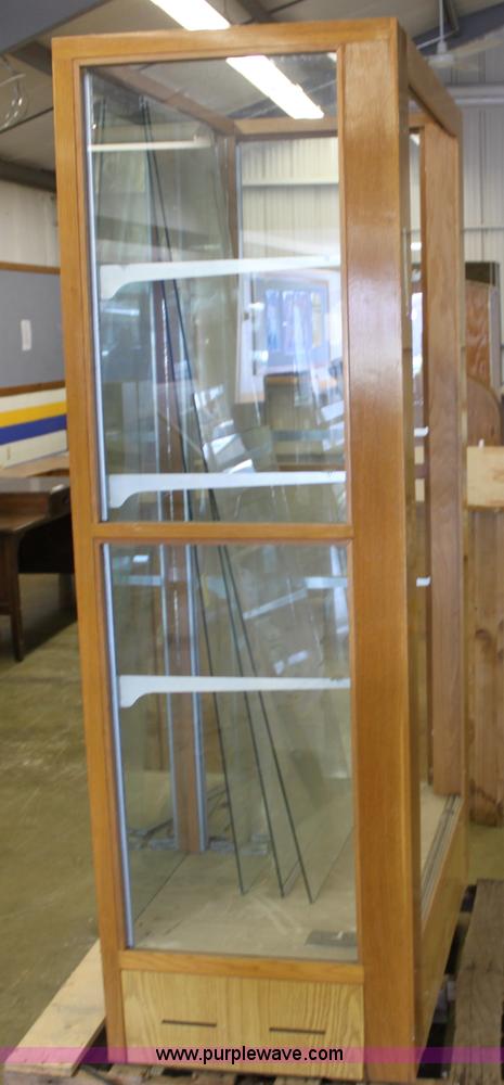 image for item L9580 Glass display case