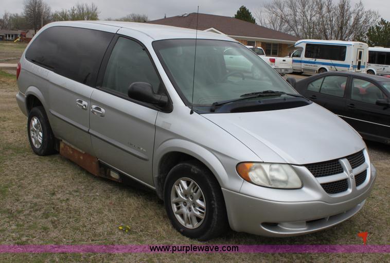 image for item L9621 2001 Dodge Grand Caravan Sport mini van