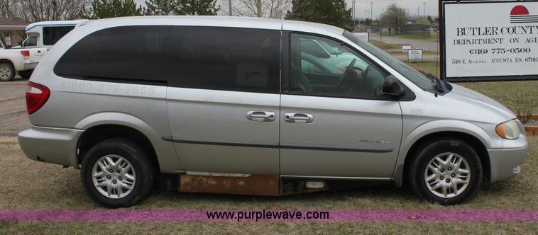 image for item L9621 2001 Dodge Grand Caravan Sport mini van