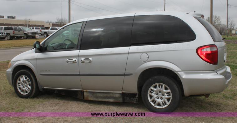 image for item L9621 2001 Dodge Grand Caravan Sport mini van