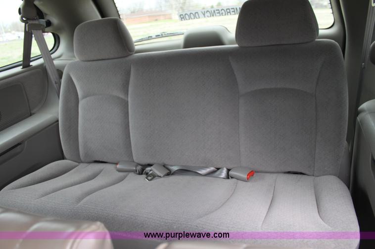image for item L9621 2001 Dodge Grand Caravan Sport mini van