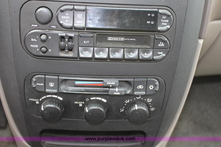 image for item L9621 2001 Dodge Grand Caravan Sport mini van