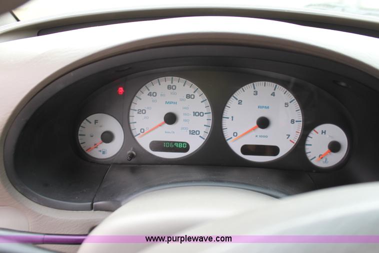 image for item L9621 2001 Dodge Grand Caravan Sport mini van