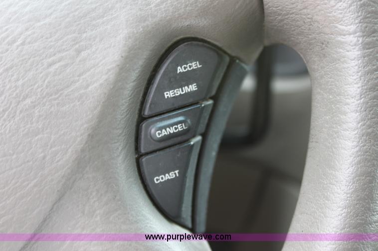 image for item L9621 2001 Dodge Grand Caravan Sport mini van