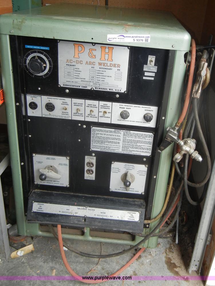 image for item S9376 P&H AC/DC arc welder
