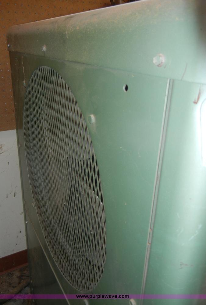 image for item S9376 P&H AC/DC arc welder