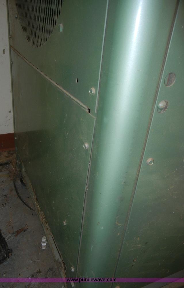 image for item S9376 P&H AC/DC arc welder