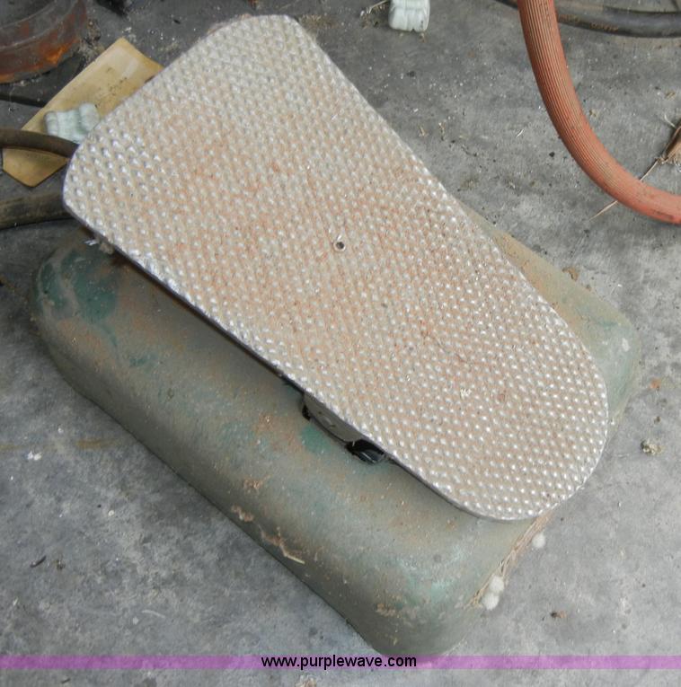 image for item S9376 P&H AC/DC arc welder