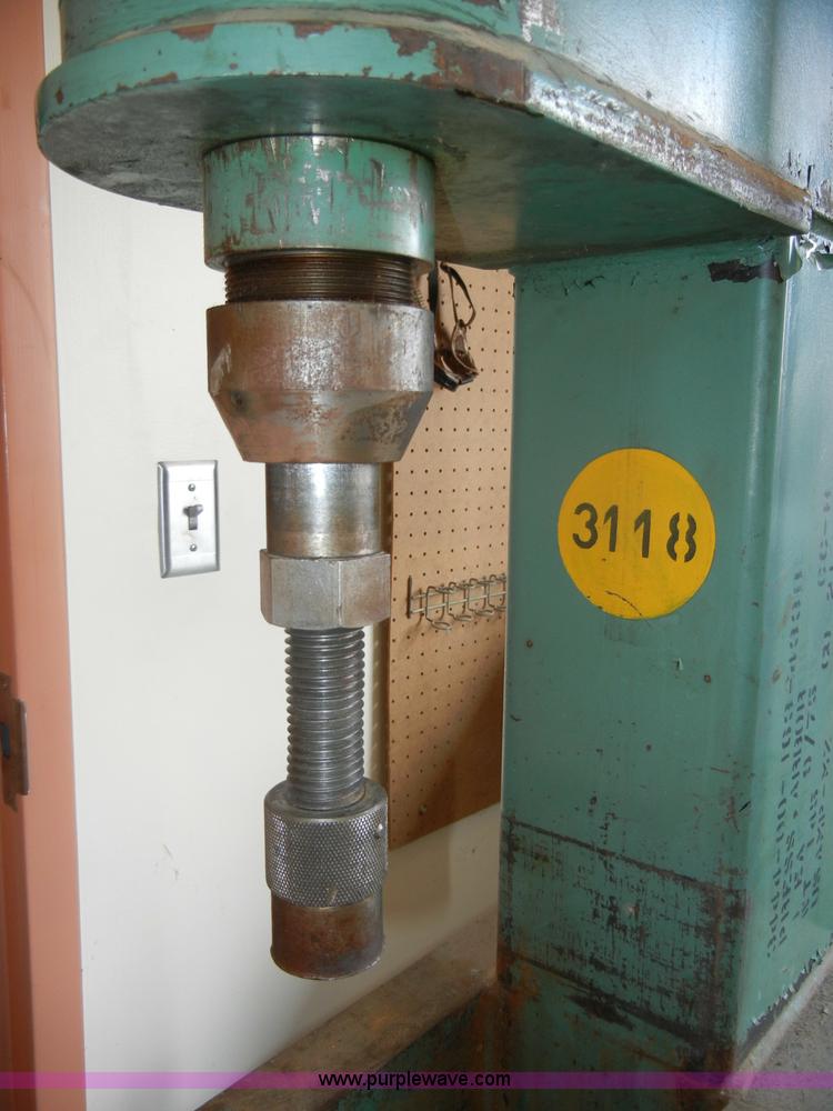 1971 K. R. Wilson arbor press in Lawrence, KS Item S9378 sold