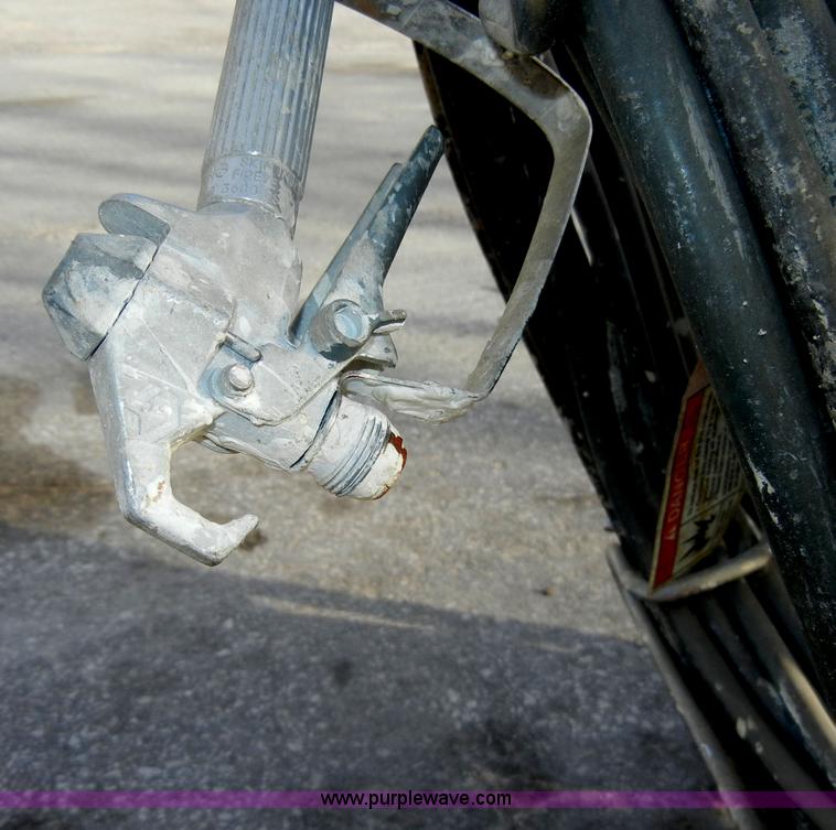 image for item U9876 2001 Graco Line Lazer II