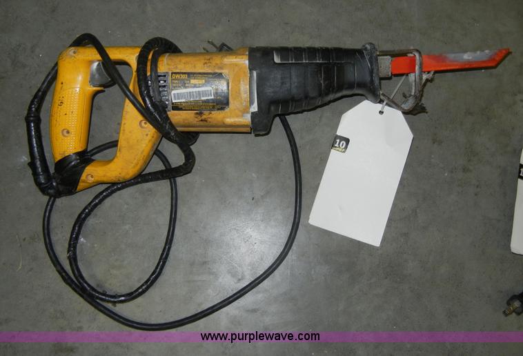 image for item U9881 Assorted tools