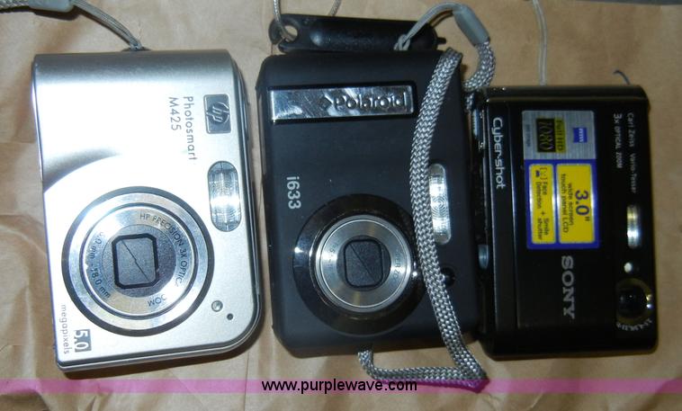 image for item U9884 (3) assorted cameras