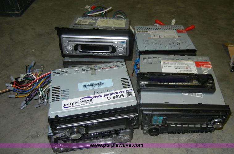 image for item U9885 (7) assorted stereo units