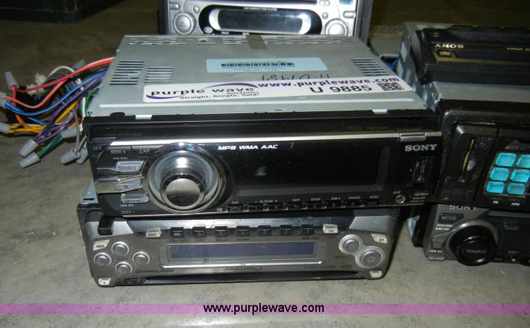 image for item U9885 (7) assorted stereo units