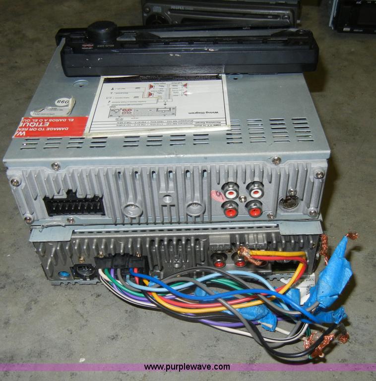 image for item U9885 (7) assorted stereo units