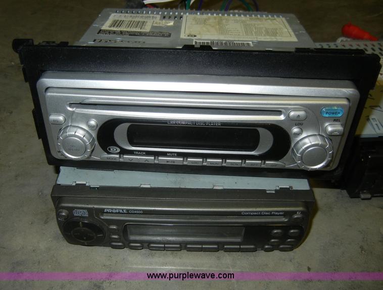 image for item U9885 (7) assorted stereo units