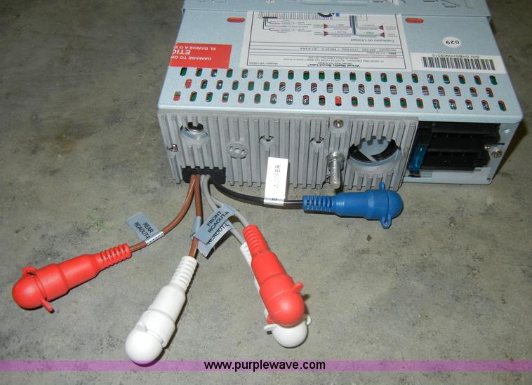 image for item U9885 (7) assorted stereo units