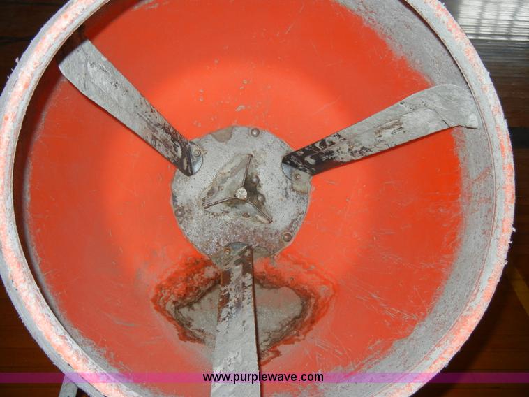 image for item U9951 Kushlan plastic portable mixer