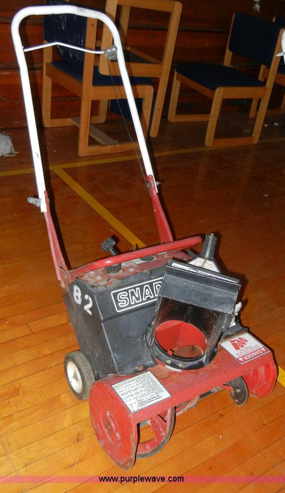 image for item U9956 Snapper 3201 20" snow blower