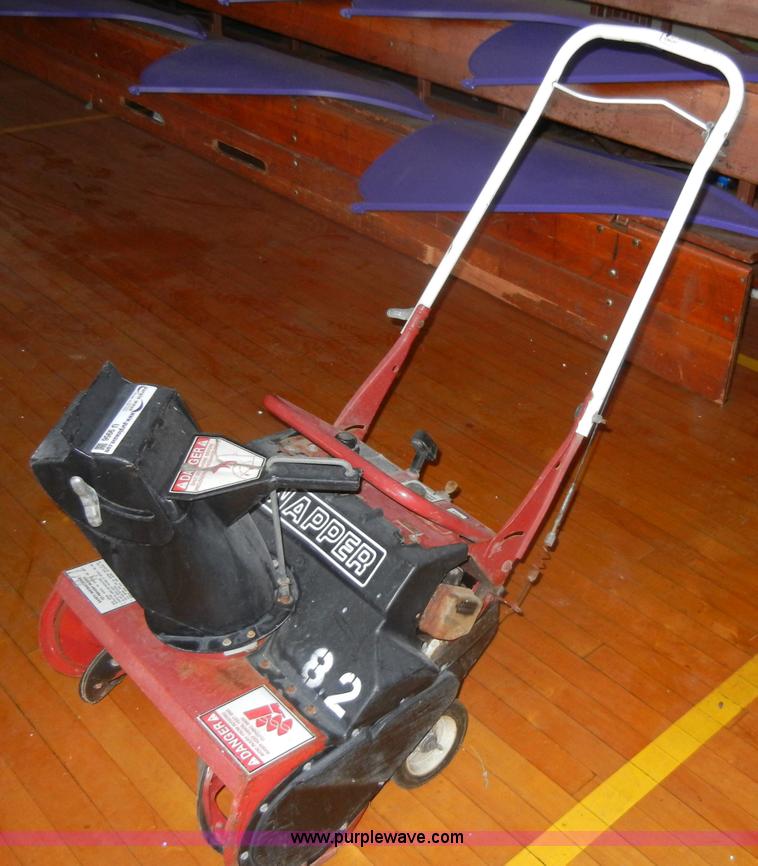 image for item U9956 Snapper 3201 20" snow blower