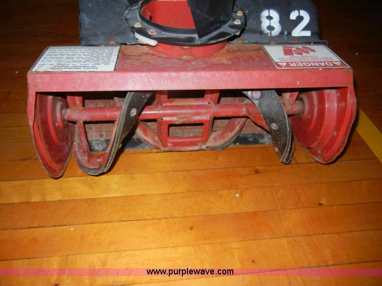 image for item U9956 Snapper 3201 20" snow blower