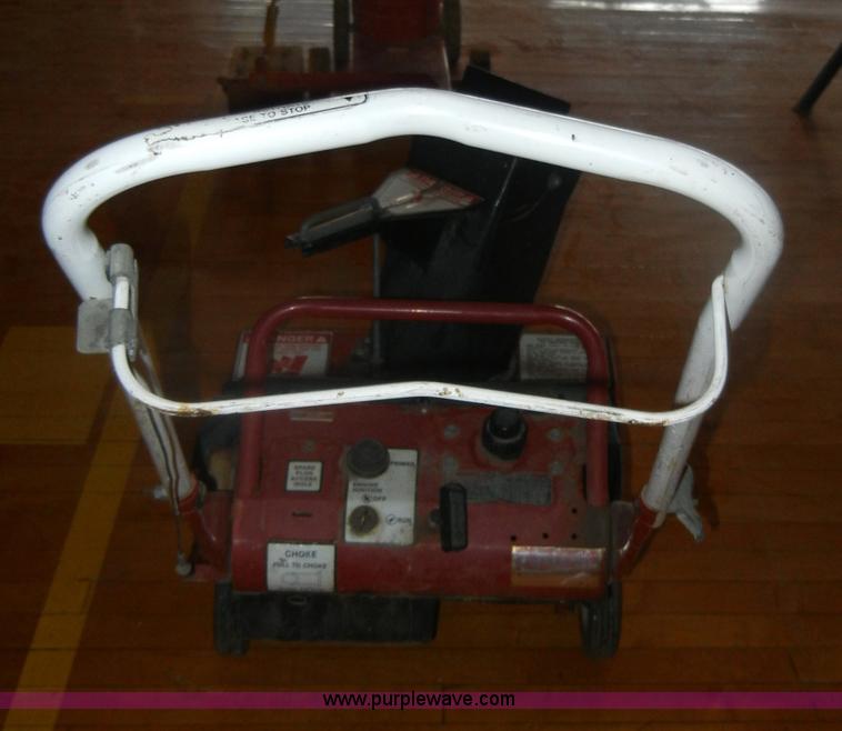 image for item U9956 Snapper 3201 20" snow blower