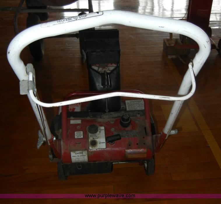 image for item U9957 Snapper 3201 20" snow blower