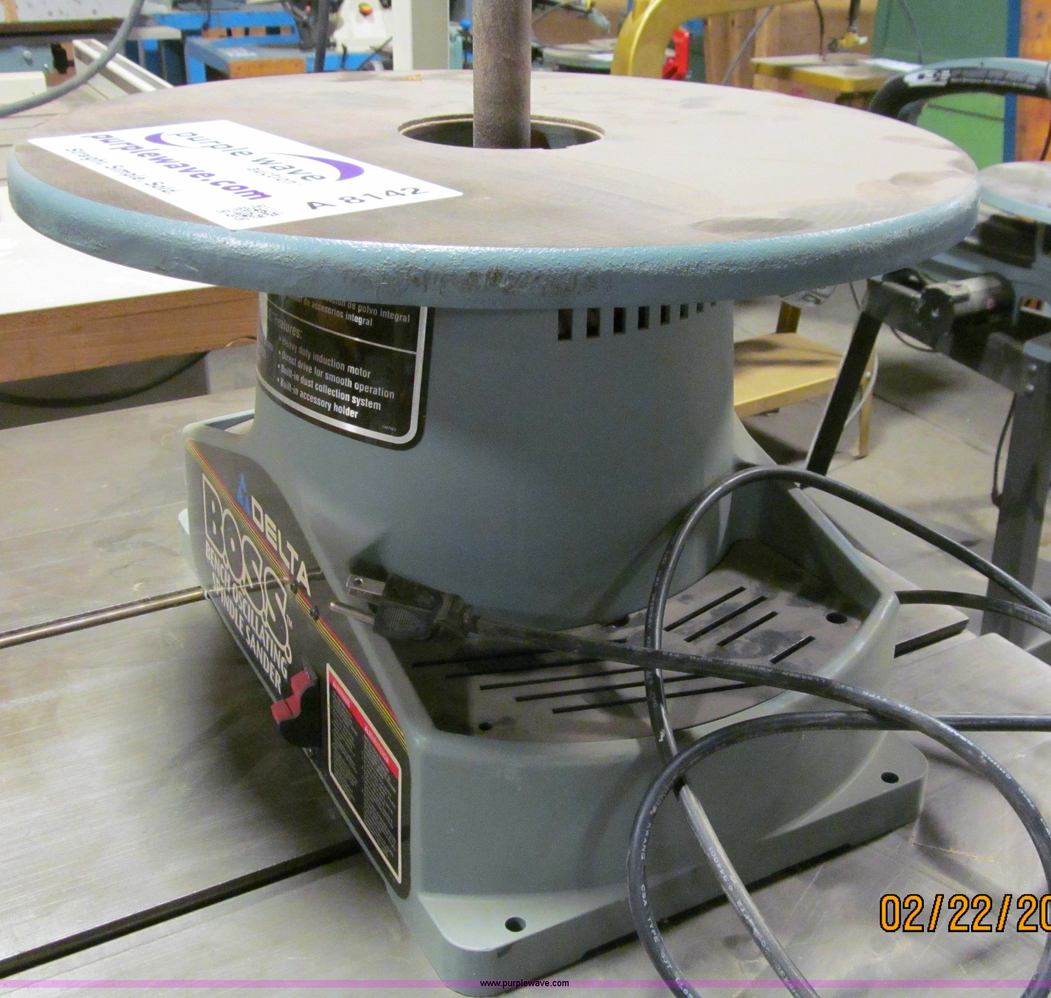 Delta Boss bench oscillating sander in Des Moines, IA Item A8142 sold