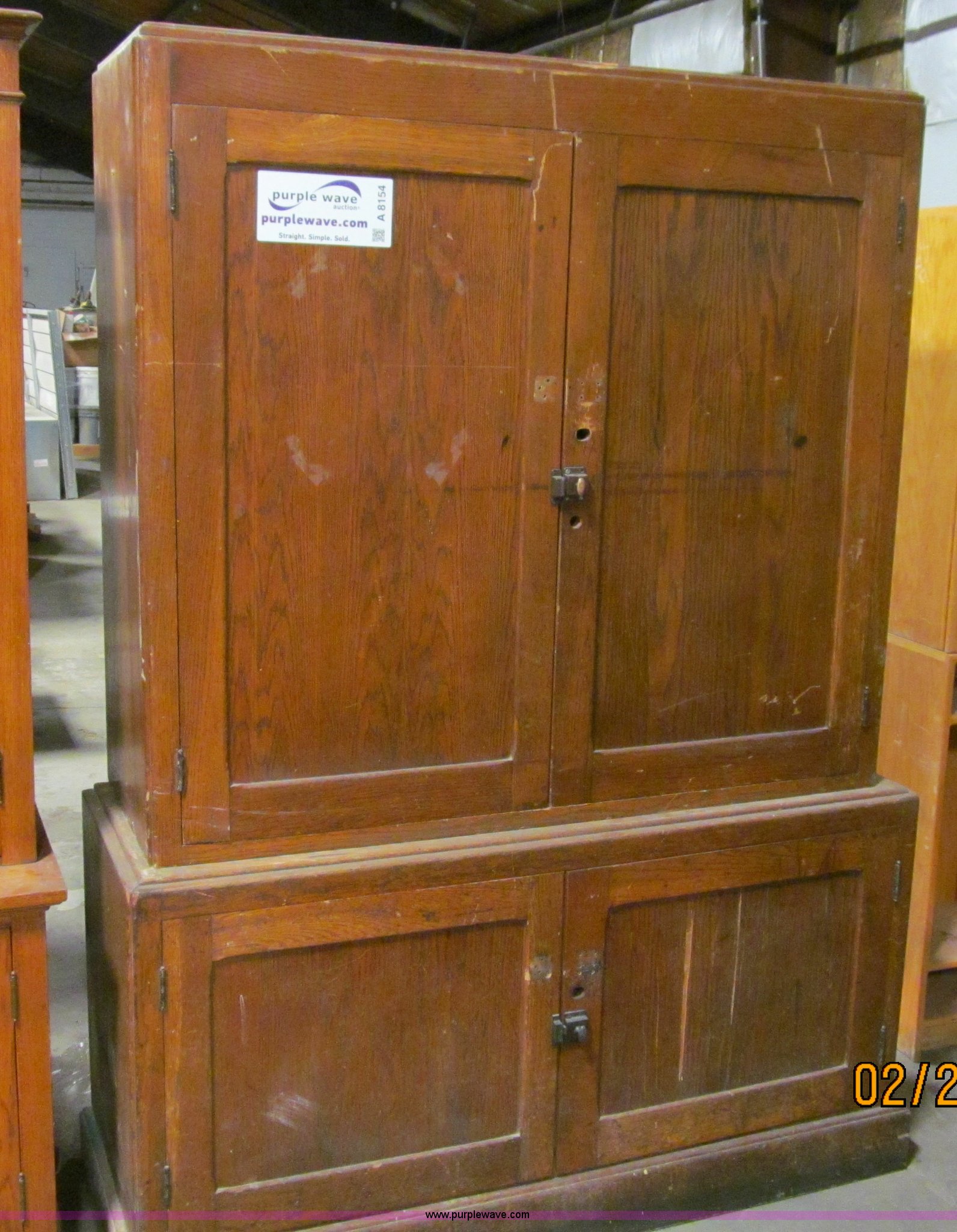 Wood in Des Moines, IA Item A8154 sold Purple Wave