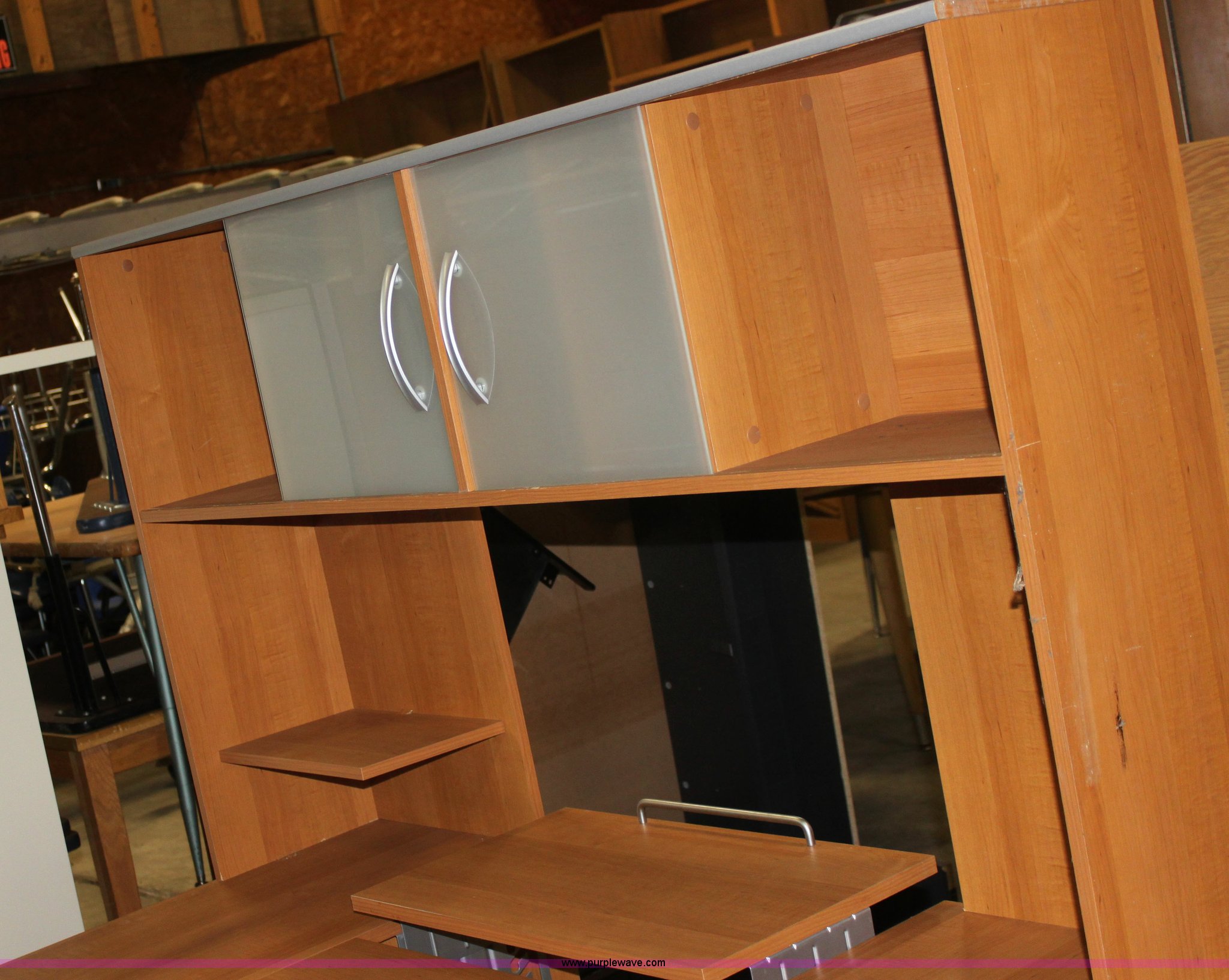 Assorted office furniture in Hutchinson, KS Item D9162 sold Purple Wave