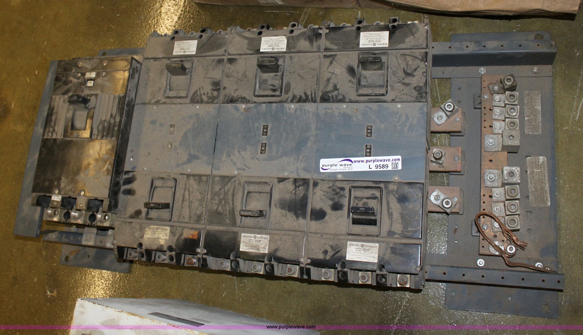 GE circuit breaker panel in Hutchinson, KS Item L9589 sold Purple Wave