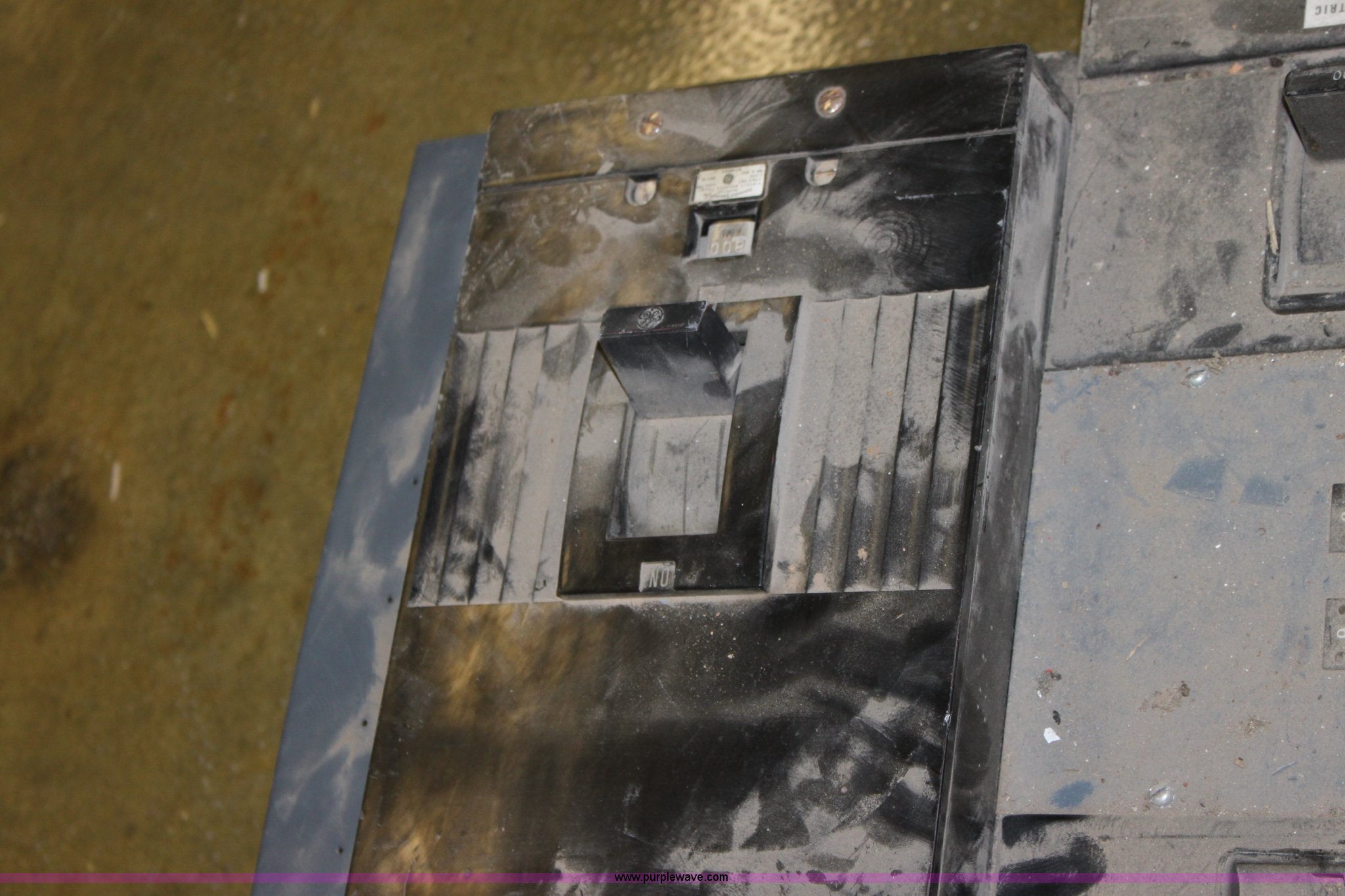 GE circuit breaker panel in Hutchinson, KS Item L9589 sold Purple Wave