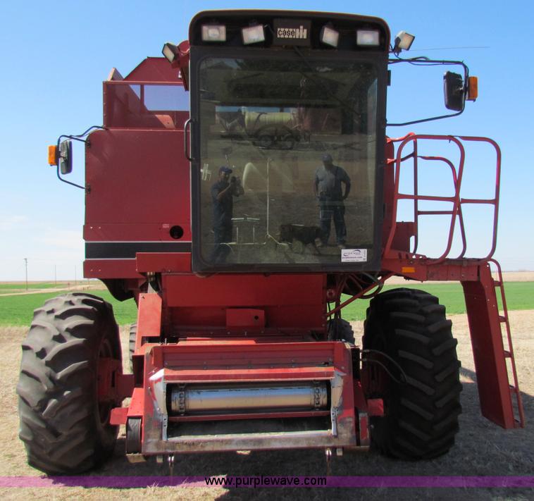 image for item A3593 1986 Case IH 1680 combine