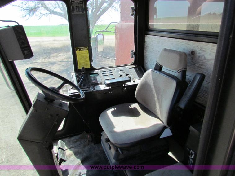 image for item A3593 1986 Case IH 1680 combine