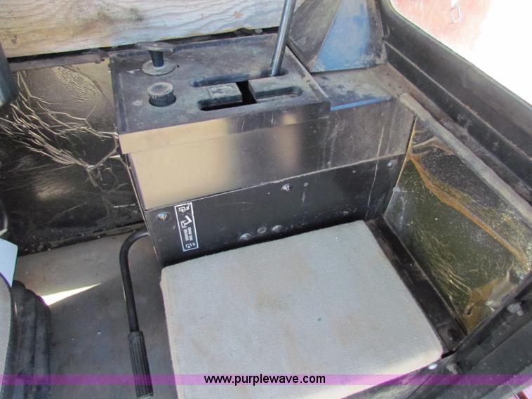 image for item A3593 1986 Case IH 1680 combine