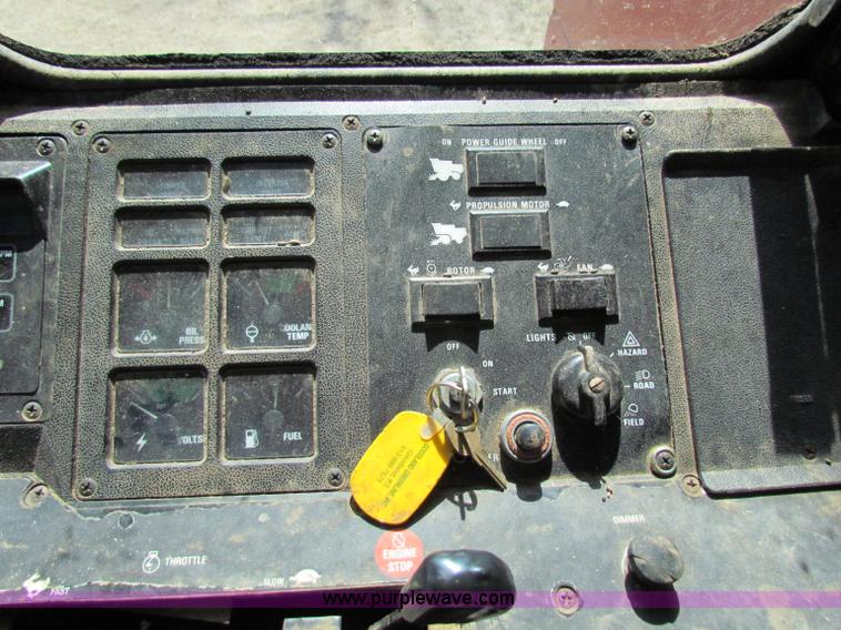 image for item A3593 1986 Case IH 1680 combine