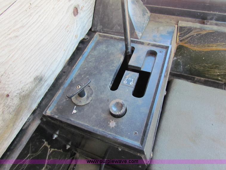 image for item A3593 1986 Case IH 1680 combine