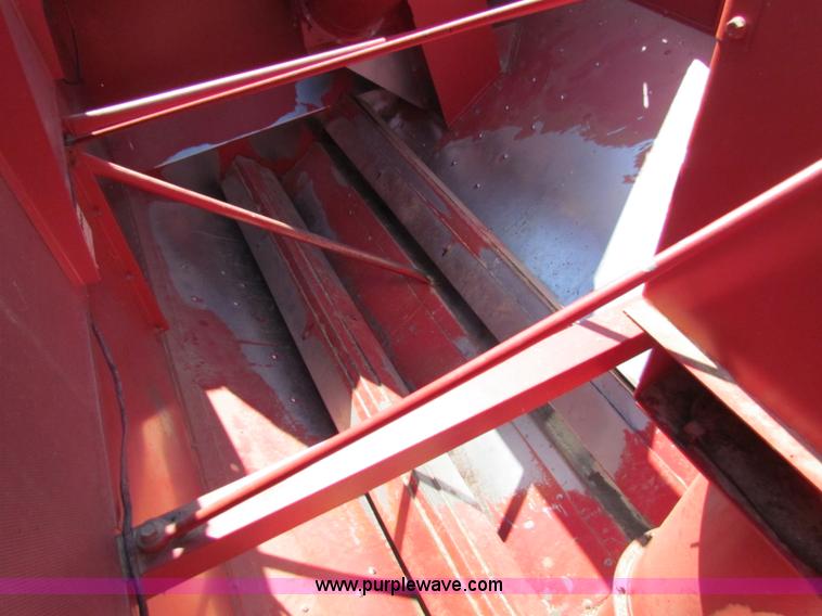 image for item A3593 1986 Case IH 1680 combine