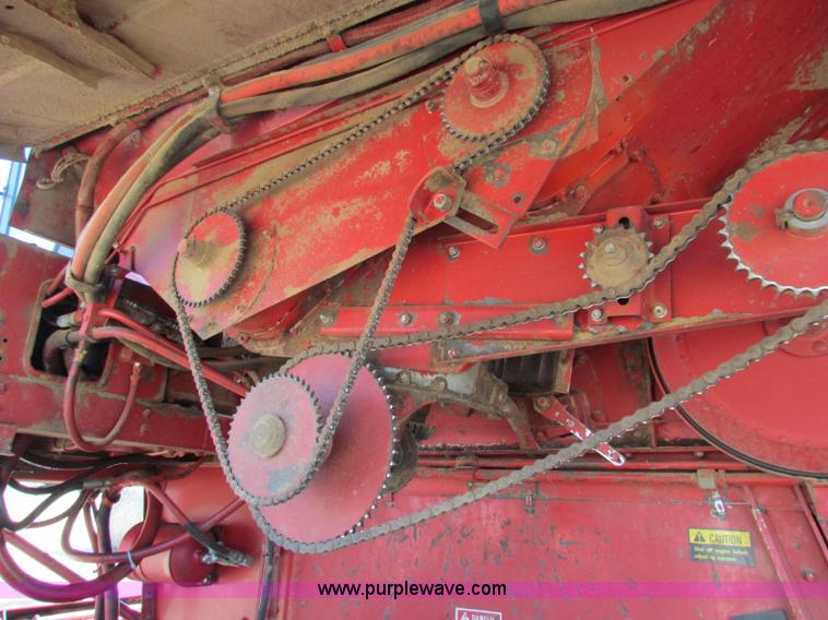 image for item A3593 1986 Case IH 1680 combine