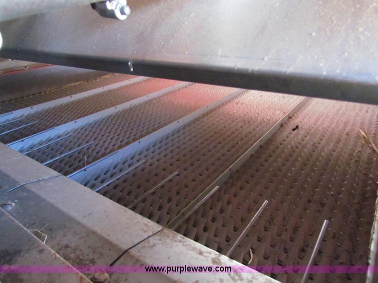 image for item A3593 1986 Case IH 1680 combine