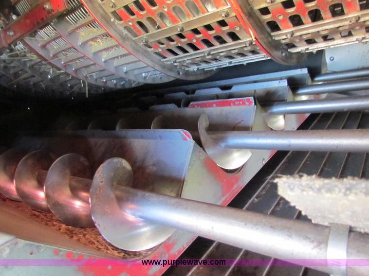 image for item A3593 1986 Case IH 1680 combine