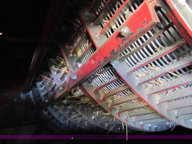 image for item A3593 1986 Case IH 1680 combine