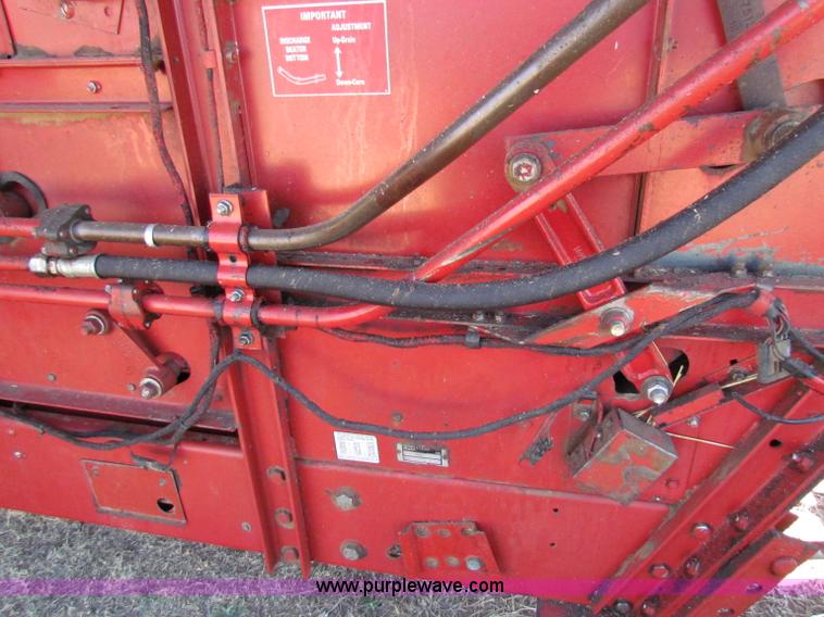 image for item A3593 1986 Case IH 1680 combine