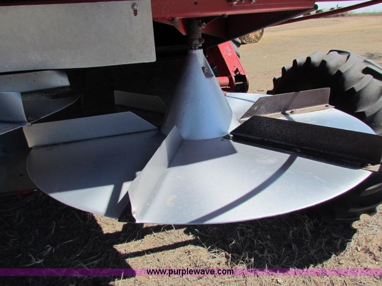 image for item A3593 1986 Case IH 1680 combine