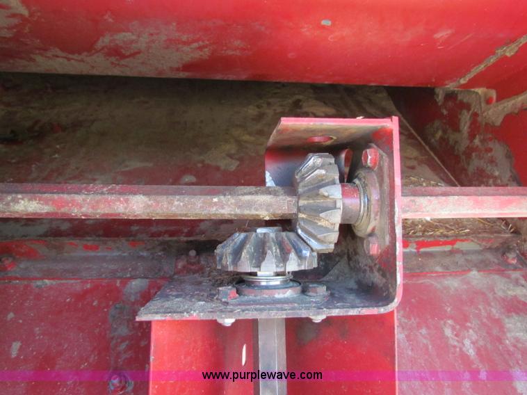 image for item A3593 1986 Case IH 1680 combine