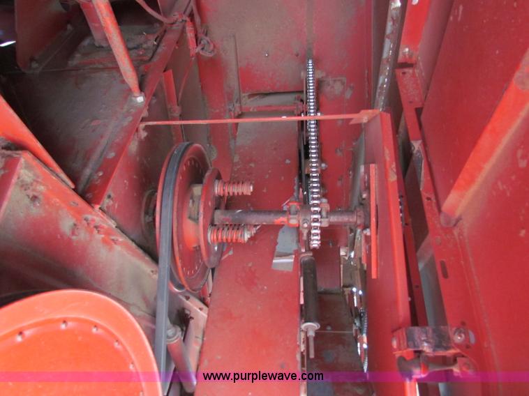 image for item A3593 1986 Case IH 1680 combine