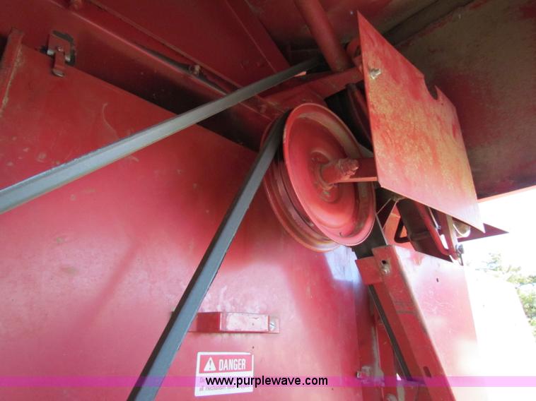 image for item A3593 1986 Case IH 1680 combine