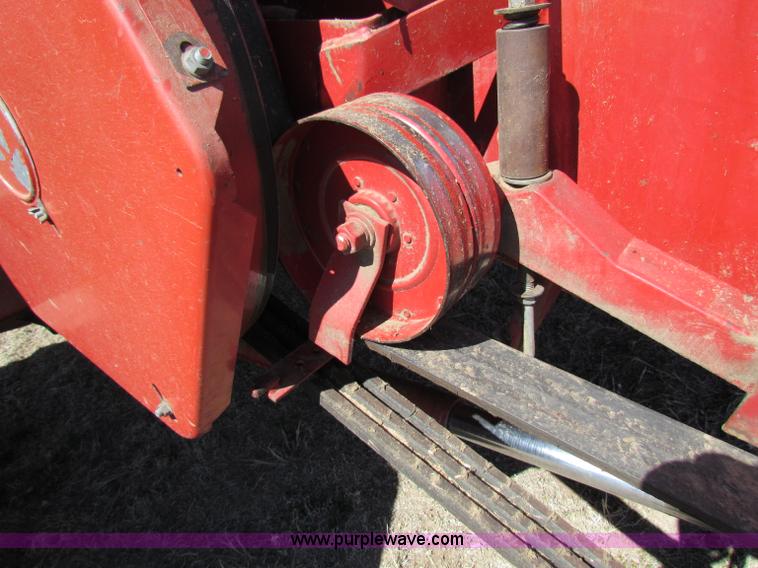 image for item A3593 1986 Case IH 1680 combine