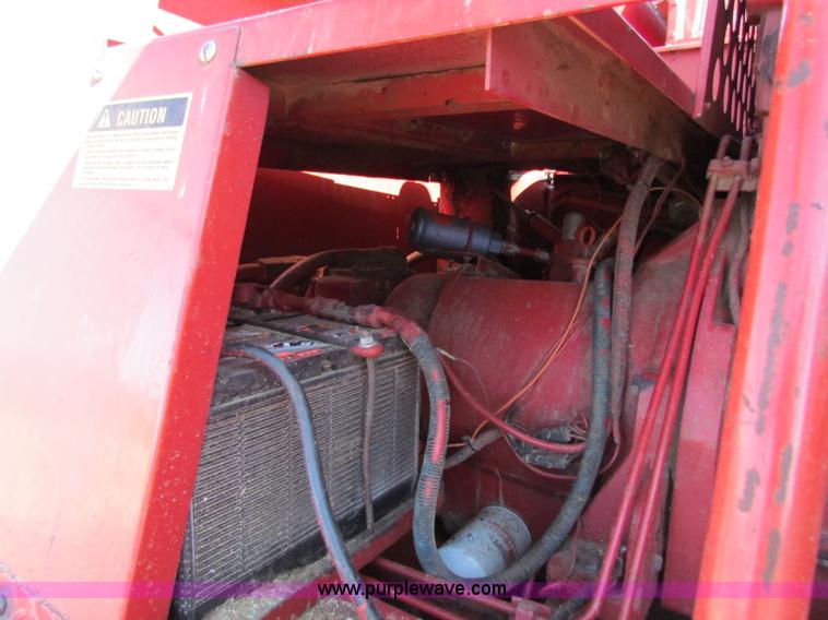 image for item A3593 1986 Case IH 1680 combine