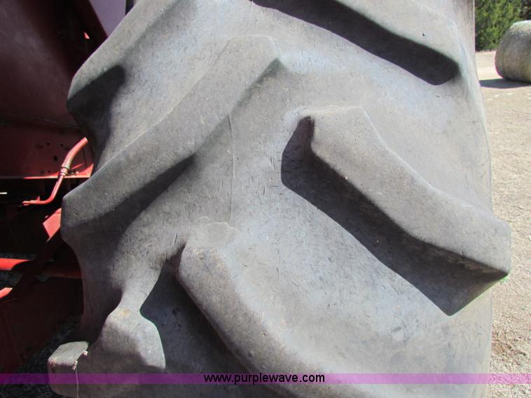 image for item A3593 1986 Case IH 1680 combine